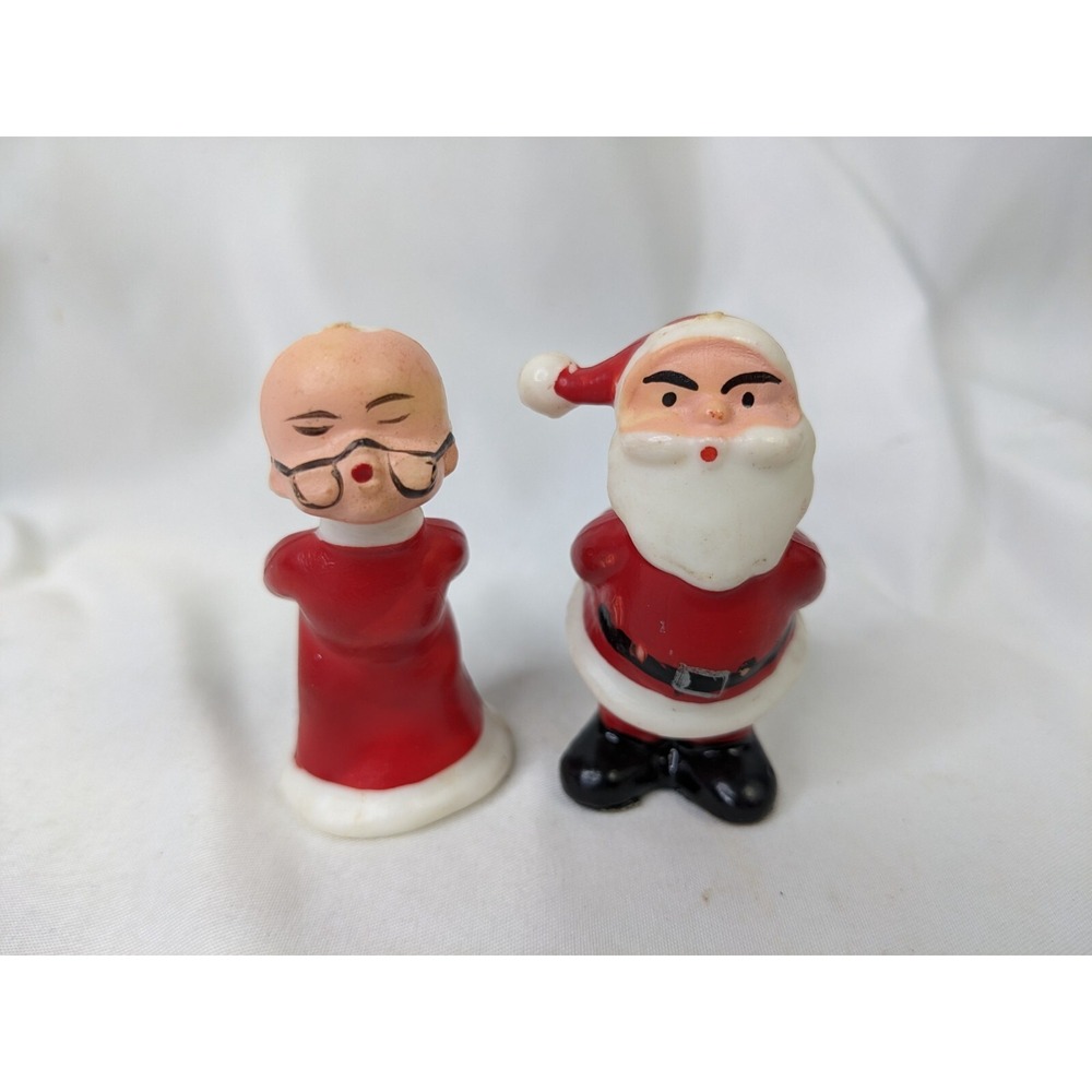 Kissing Santa Mrs Claus Figure Lot 2 Inch Plastic